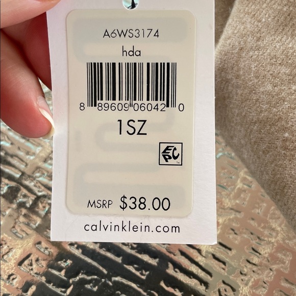 Calvin Klein Soft Beige Fringe Scarf – New with Tags - Picture 6 of 6